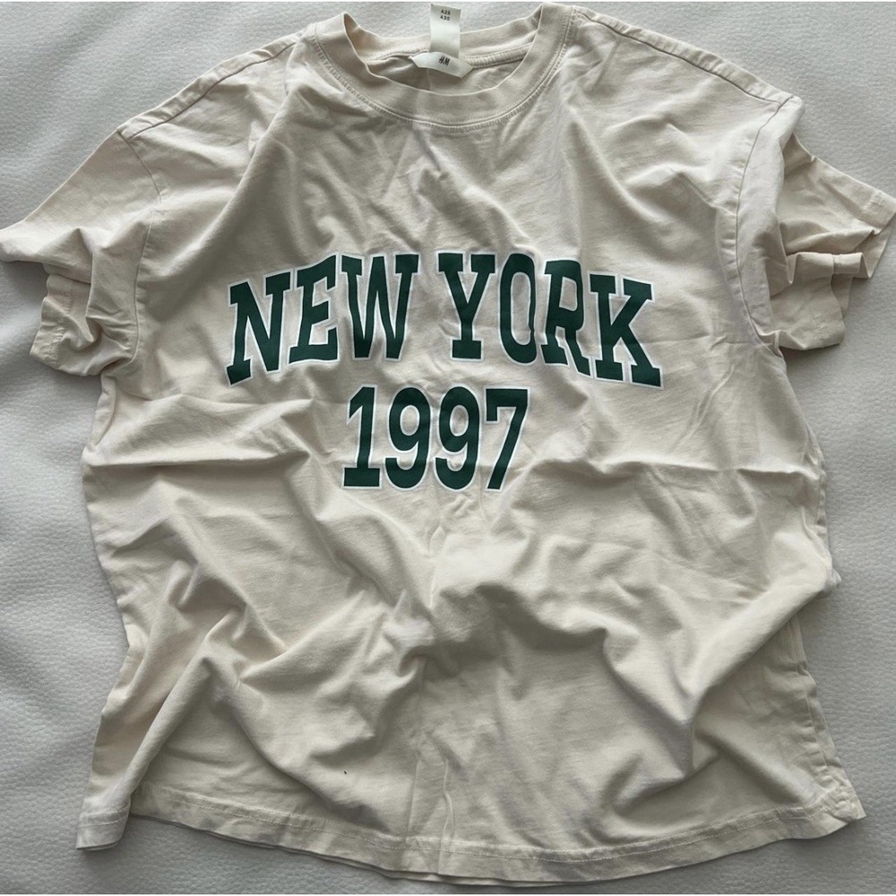 H&M NEW YORK‎ Logo Short Sleeve T-Shirt Cream With Green Lettering Size Small